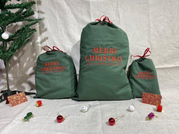 Green Christmas Gift Bags – Reusable Small Medium and Large Christmas Gift Bag – Drawstring Sack – Drawstring Santa Sack Gift Bags