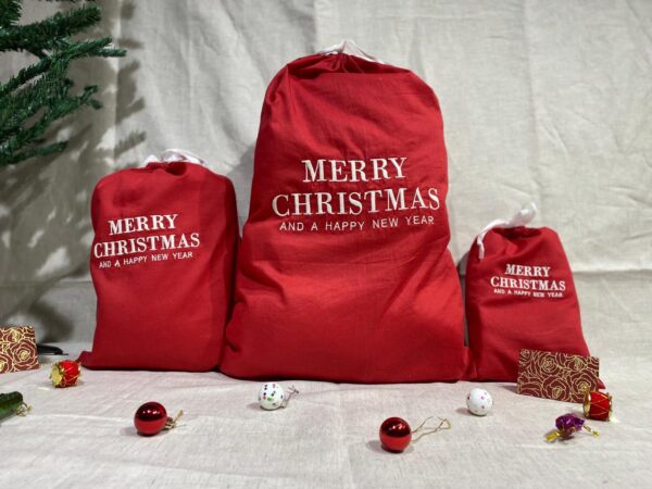 Red Christmas Gift Bags – Reusable Small Medium and Large Christmas Gift Bag – Drawstring Sack – Drawstring Santa Sack Gift Bags